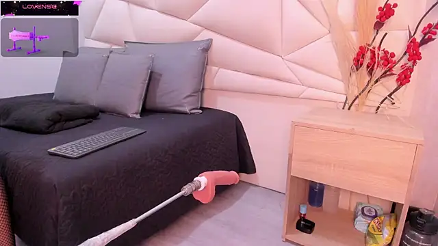 ValeriaJulio  online show from 02/22/26, 12:01