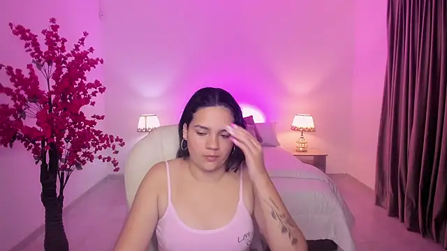 karlie small online show from 12/21/25, 11:50