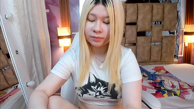 Melody Lolii online show from 12/22/25, 06:16