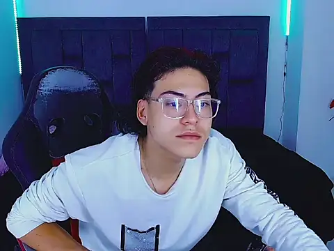 Snapshot of dirty_model chatting on 10/18/25, 10:27 dirty model online show from 10/18/25, 10:27