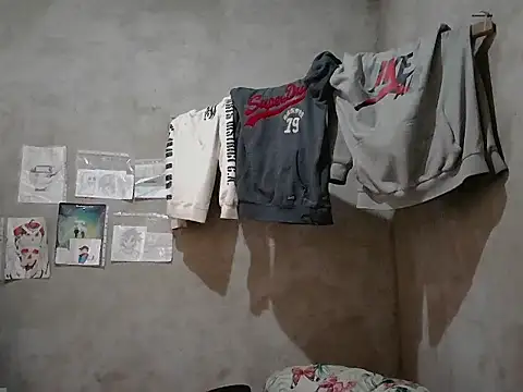 dirty model online show from 04/18/26, 07:58