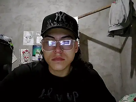 dirty model online show from 04/21/26, 03:57