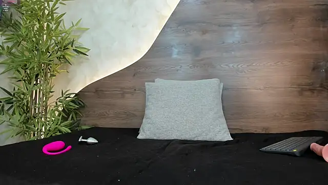 katia cute online show from 09/19/25, 11:44