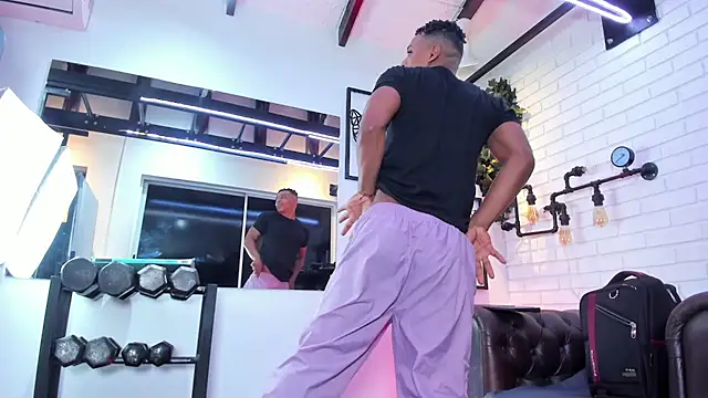 ItaloMoore online show from 11/25/25, 11:32