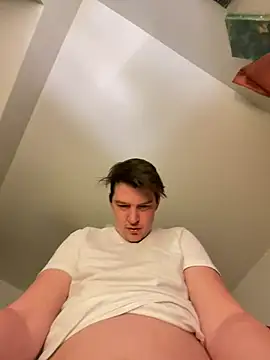 Snapshot of adamdamn chatting on 03/17/26, 09:51 adamdamn online show from 03/17/26, 09:51