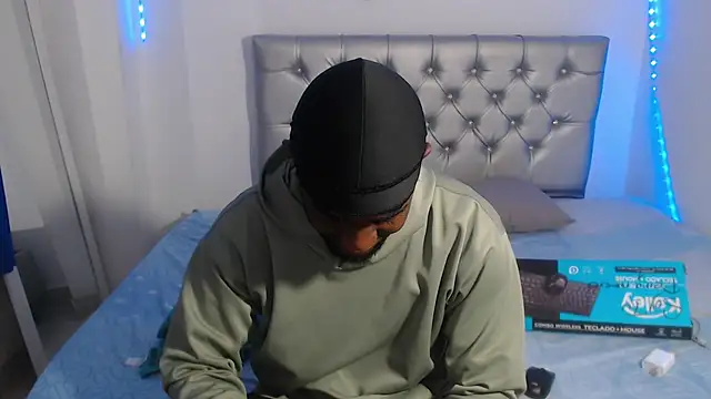 eebony stallion online show from 11/28/25, 06:21