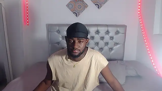 eebony stallion online show from 12/02/25, 07:09