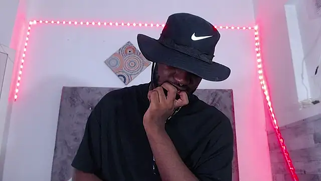 eebony stallion online show from 04/08/26, 06:19