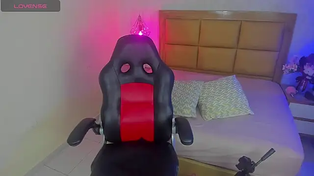 MELISSAROUGE online show from 02/18/26, 07:32