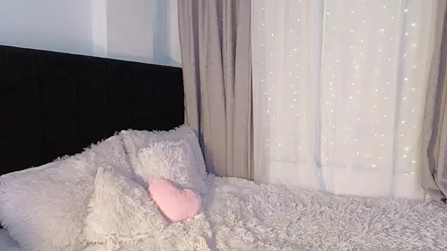 LunaVelvet777 online show from 03/18/26, 03:48