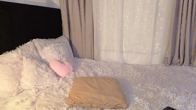 LunaVelvet777 online show from 03/19/26, 03:49