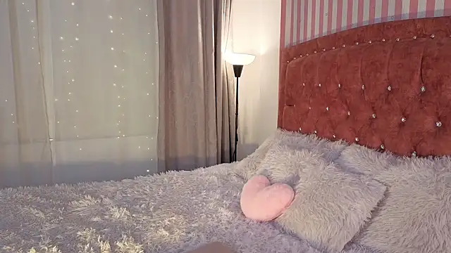 LunaVelvet777 online show from 04/20/26, 05:48