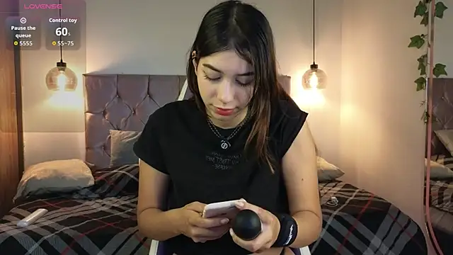 Snapshot of lila_min chatting on 09/15/25, 01:55 lila min online show from 09/15/25, 01:55