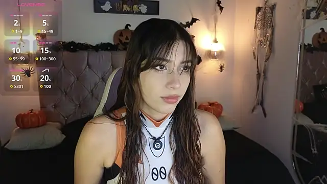 Snapshot of lila_min chatting on 10/16/25, 02:18 lila min online show from 10/16/25, 02:18