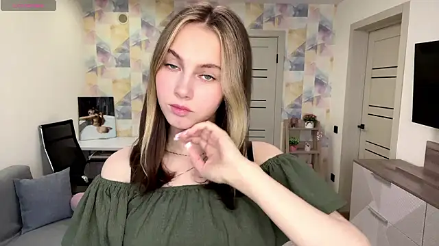 NylaNadler online show from 02/25/26, 06:01