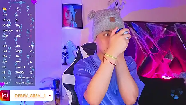 derek greyy  online show from 10/27/25, 06:23