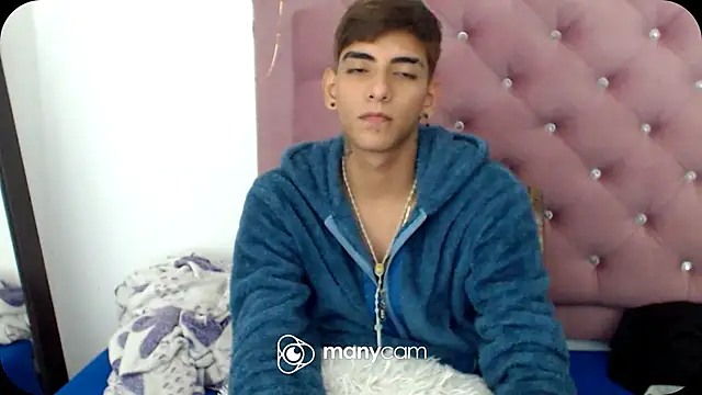 Snapshot of SkyAndSeth chatting on 09/19/25, 05:42 SkyAndSeth online show from 09/19/25, 05:42