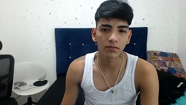 Snapshot of SkyAndSeth chatting on 10/07/25, 07:27 SkyAndSeth online show from 10/07/25, 07:27