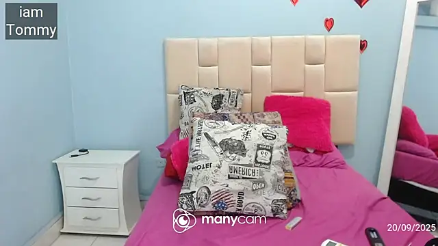 Snapshot of SkyAndSeth chatting on 11/06/25, 05:19 SkyAndSeth online show from 11/06/25, 05:19