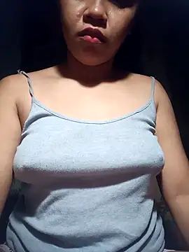 Snapshot of hotmomma8 chatting on 10/18/25, 06:19 hotmomma8 online show from 10/18/25, 06:19