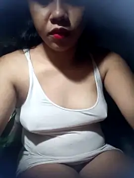 Snapshot of hotmomma8 chatting on 10/28/25, 06:21 hotmomma8 online show from 10/28/25, 06:21