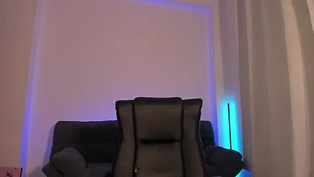 Snapshot of nathan_blake chatting on 09/25/25, 10:57 nathan blake online show from 09/25/25, 10:57