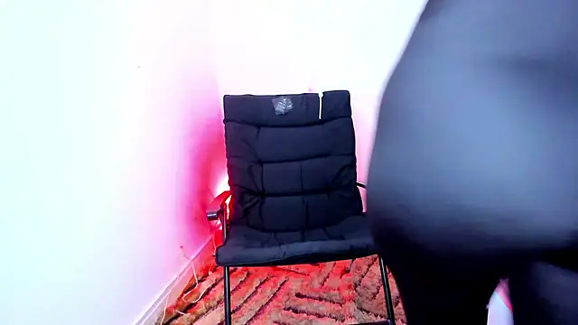 Snapshot of penelopestar_2 chatting on 10/15/25, 03:28 penelopestar 2 online show from 10/15/25, 03:28