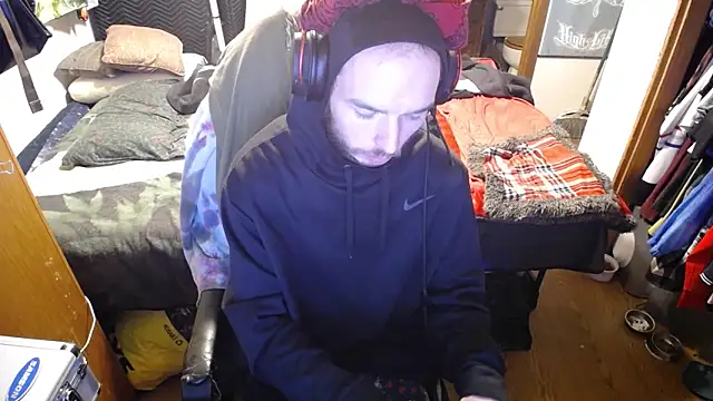 Snapshot of womenhateme69 chatting on 12/05/25, 02:25 womenhateme69 online show from 12/05/25, 02:25