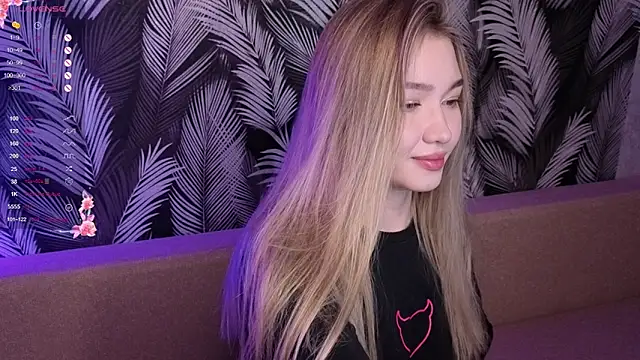 Snapshot of Yuki_Star chatting on 10/24/25, 05:20 Yuki Star online show from 10/24/25, 05:20