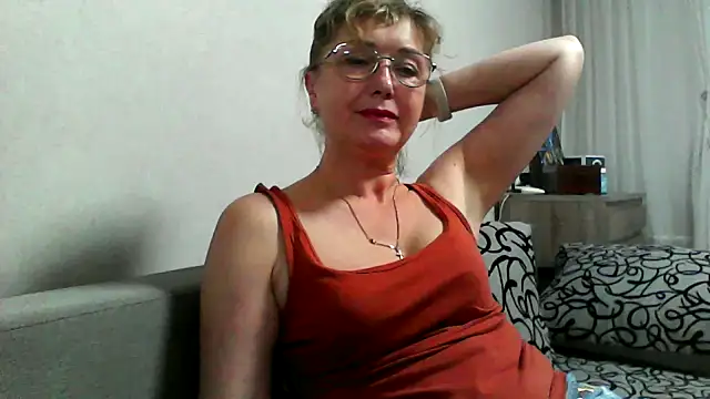 Snapshot of IrynaMolbertx chatting on 10/10/25, 04:50 IrynaMolbertx online show from 10/10/25, 04:50