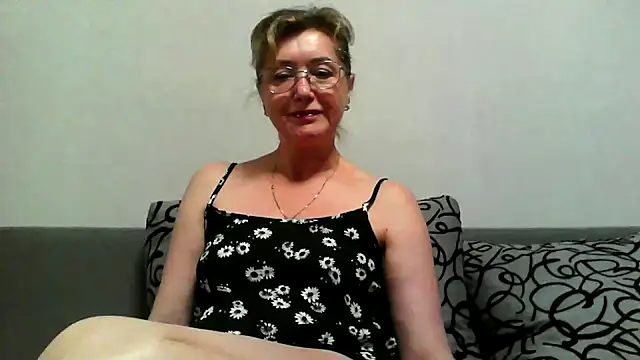 Snapshot of IrynaMolbertx chatting on 10/16/25, 06:31 IrynaMolbertx online show from 10/16/25, 06:31