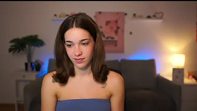 kissie cat online show from 10/13/25, 01:11