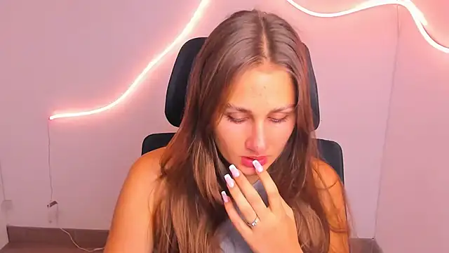 Stefanie Sweet online show from 09/09/25, 05:29