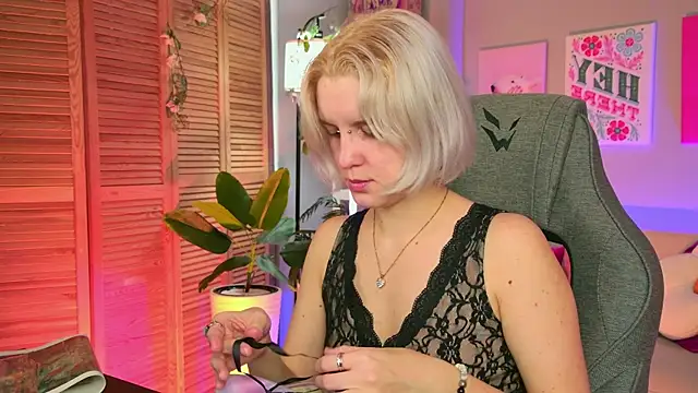 BethanyCloud online show from 11/20/25, 06:02