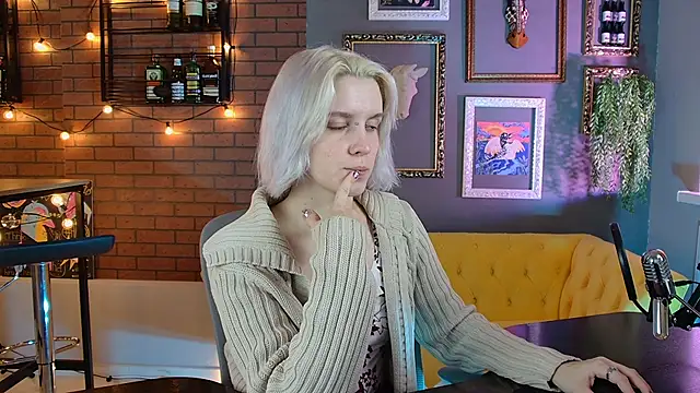 BethanyCloud online show from 12/03/25, 02:19