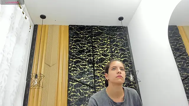 MiaCours online show from 04/12/26, 01:05