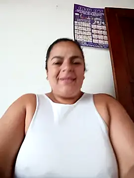 Mia-Glow online show from 04/05/26, 02:25