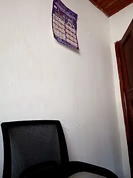 Mia-Glow online show from 04/22/26, 12:07