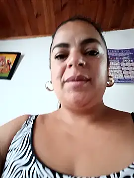 Mia-Glow online show from 04/23/26, 11:31