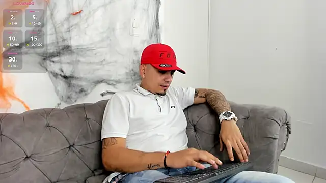 OwenStonne  online show from 11/03/25, 04:03