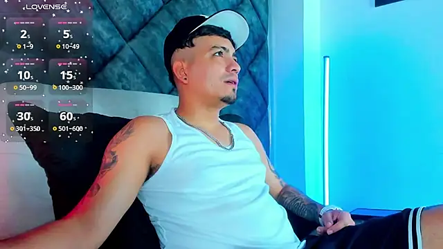 OwenStonne  online show from 12/01/25, 01:05