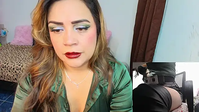 Snapshot of Paulina-Becerraa chatting on 05/13/26, 04:21 Paulina-Becerraa online show from 05/13/26, 04:21