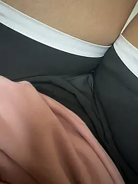 Snapshot of crazy111girl chatting on 11/08/25, 07:12 crazy111girl online show from 11/08/25, 07:12