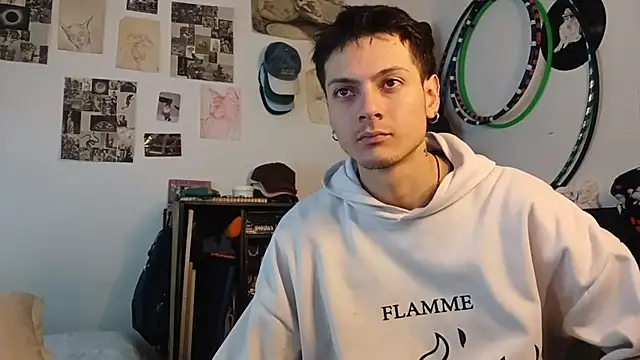 Dioniso guy8 online show from 10/06/25, 04:59