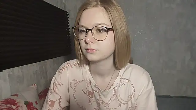 Snapshot of LiaVibes chatting on 02/03/26, 07:24 LiaVibes online show from 02/03/26, 07:24