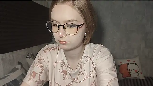 Snapshot of LiaVibes chatting on 03/05/26, 07:37 LiaVibes online show from 03/05/26, 07:37