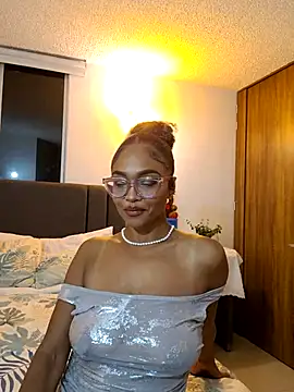 BiiancaEstradaa online show from 06/07/26, 12:48
