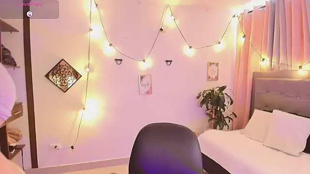 Seraphyne666 online show from 11/07/25, 07:25