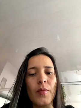 Mia jhoonson online show from 11/23/25, 08:41