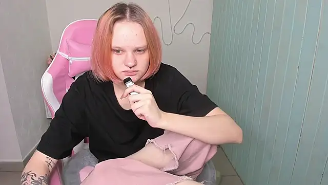 Elieiza xo online show from 10/14/25, 08:59